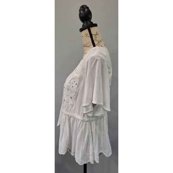 EUC Torrid White Eyelet Challis Tie Front Blouse/Torrid Size 00 (Size 10) - Picture 3 of 7